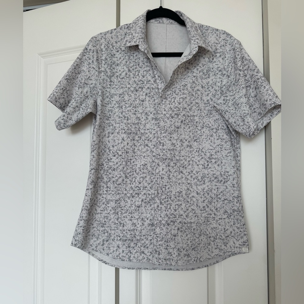 Lululemon Men's  Airing Easy Short Sleeve Shirt